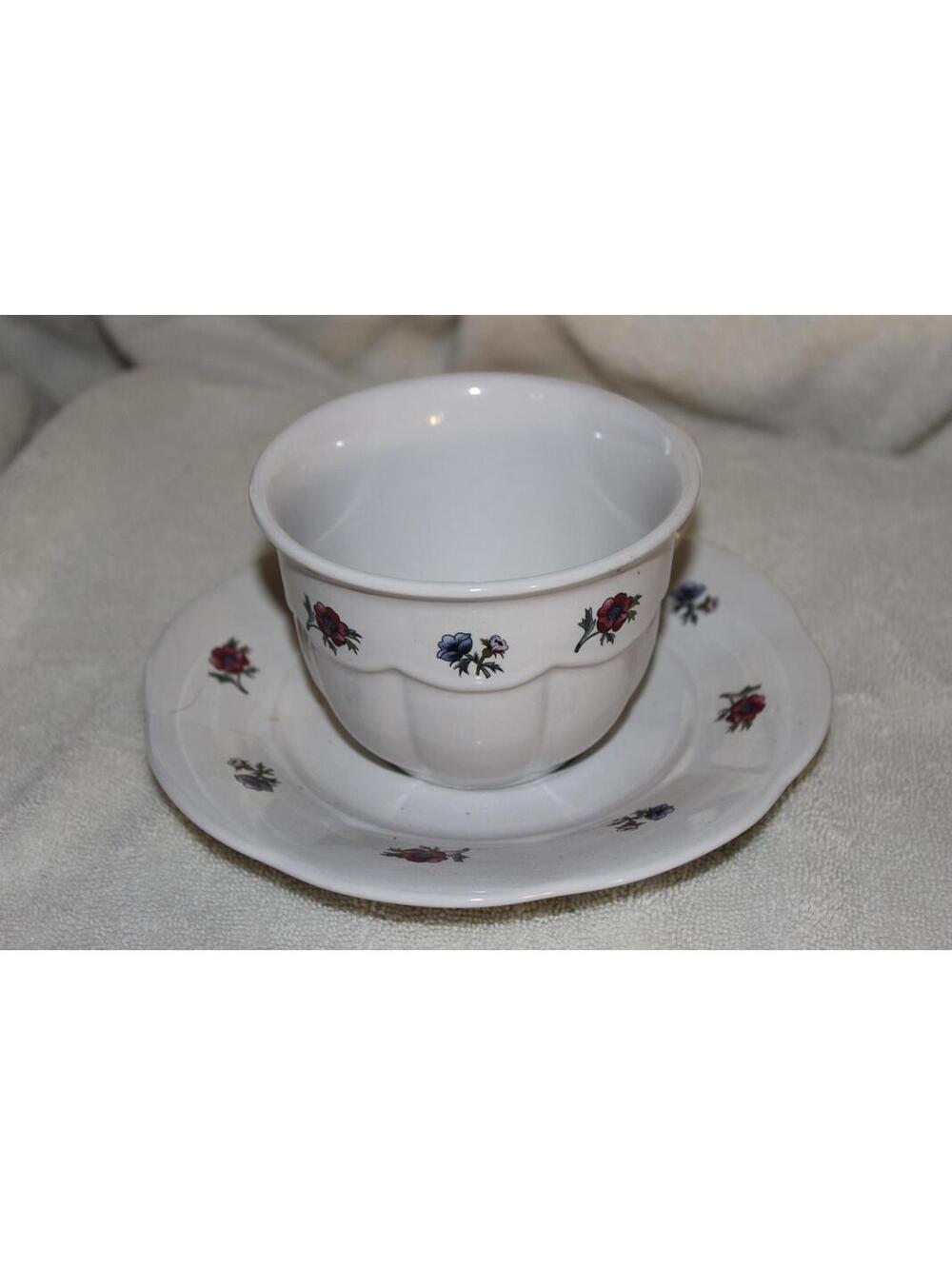 GIBSON CHINA LARGE COFFEE CUP & SAUCER SET WHITE WITH BLUE & BURGUNDY FLOWERS